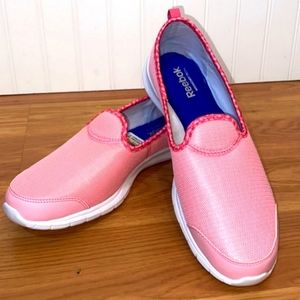 Reebok memory tech supreme comfort slip on tennis shoe